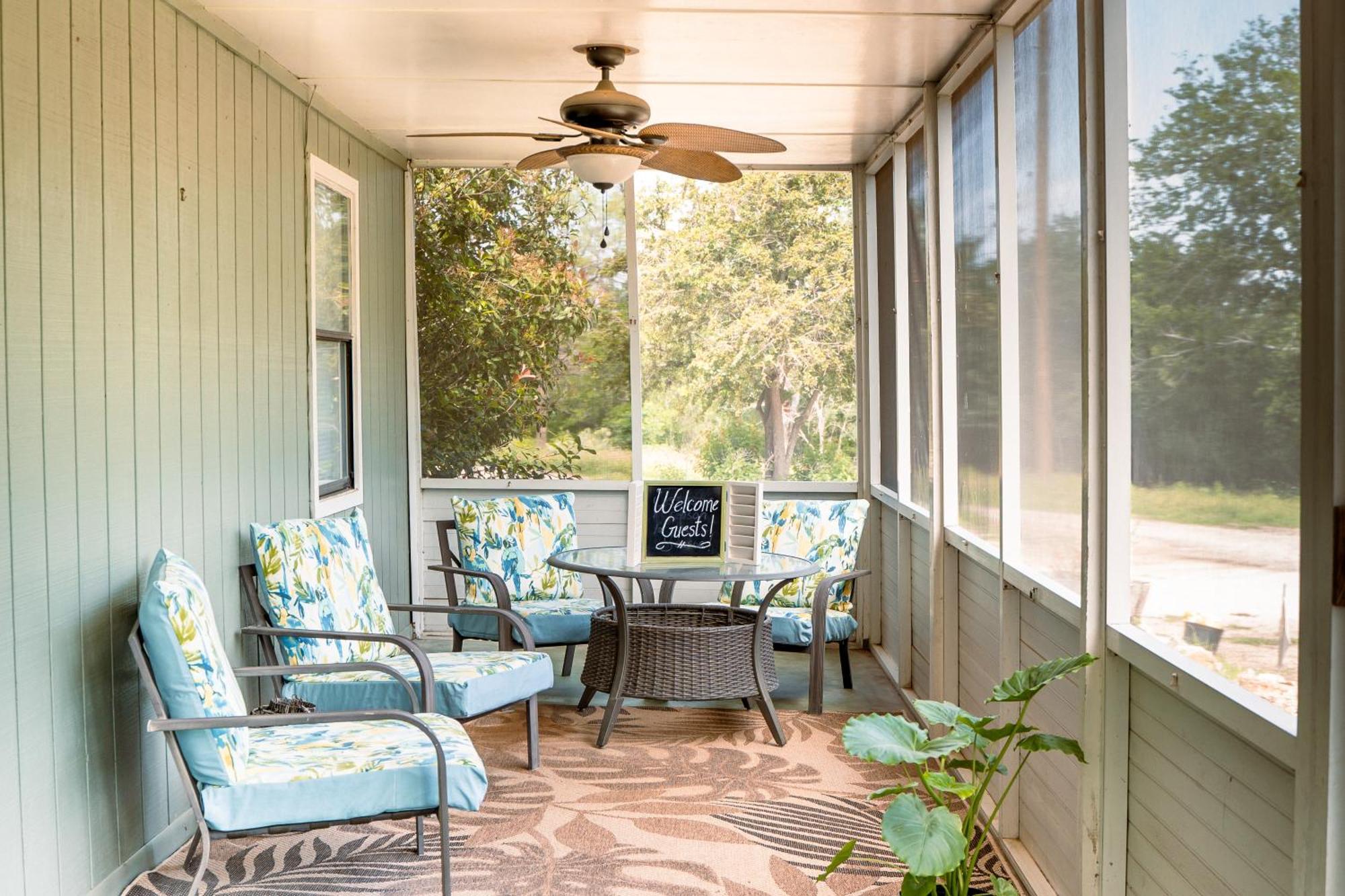 Hadley'S House - A Country 3 Bdrm With Screened-In Porch 新布朗费尔斯 外观 照片