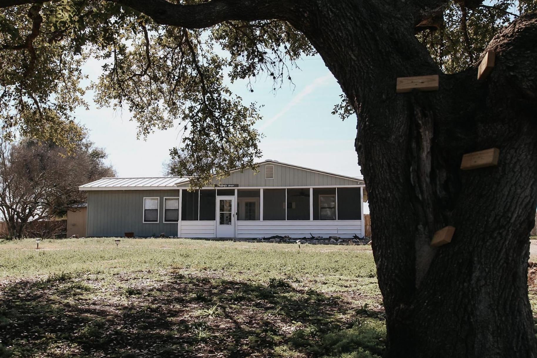 Hadley'S House - A Country 3 Bdrm With Screened-In Porch 新布朗费尔斯 外观 照片